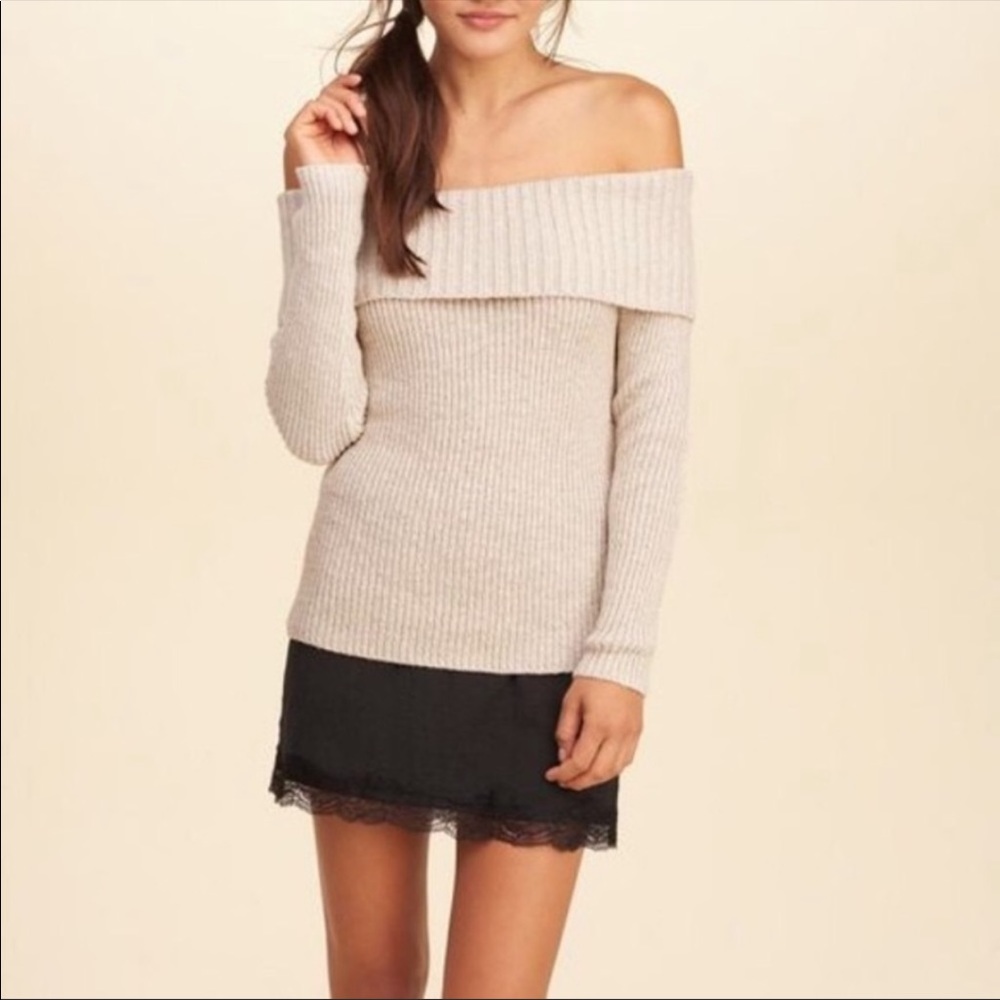 Hollister Oatmeal Sweater